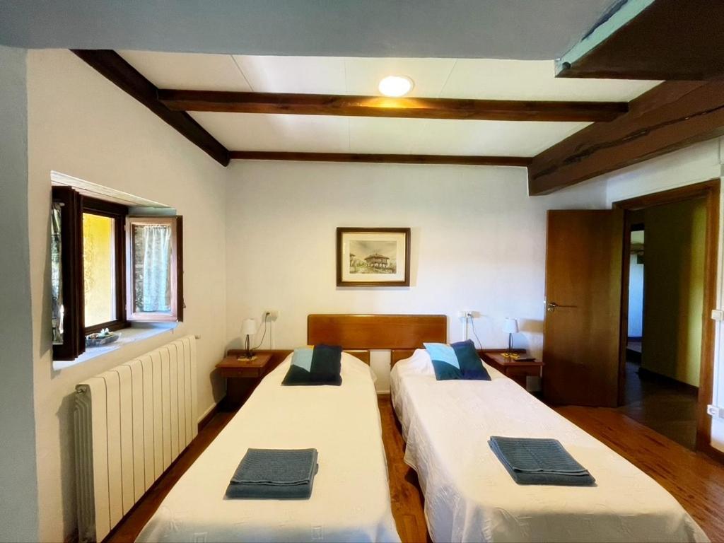 La Asturxana Guest House Malleza Exterior photo